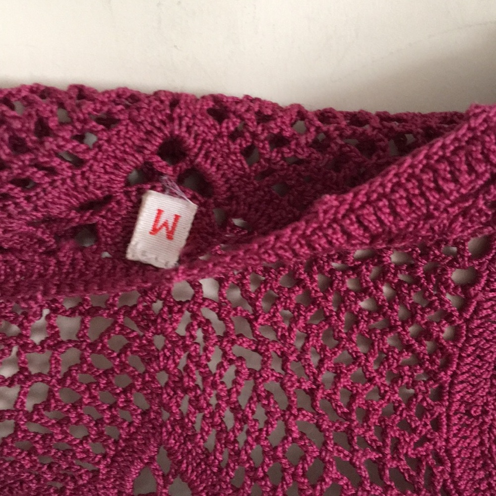 Vintage Crochet short sleeved top with flowers - Picture 7 of 7